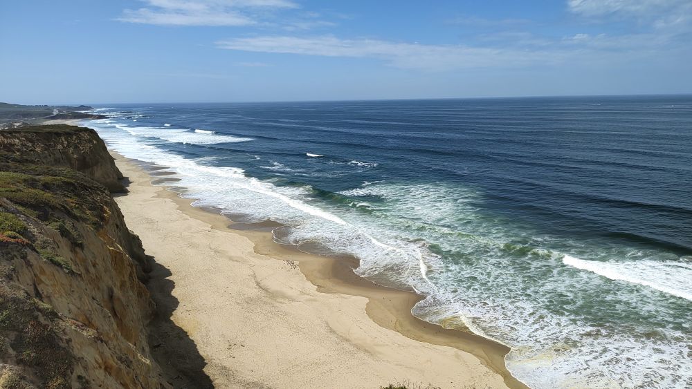 Plaże i klify na południe od San Francisco