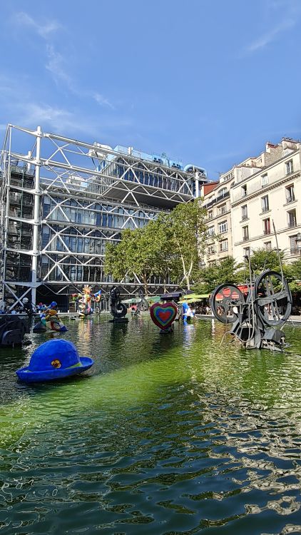 Futurystyczna ekstrawagancja Centre Pompidou