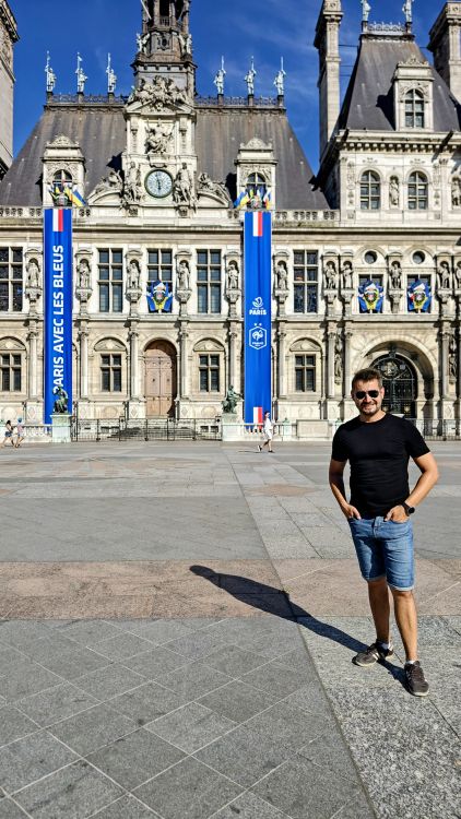 Największy ratusz Europy – Hotel de Ville