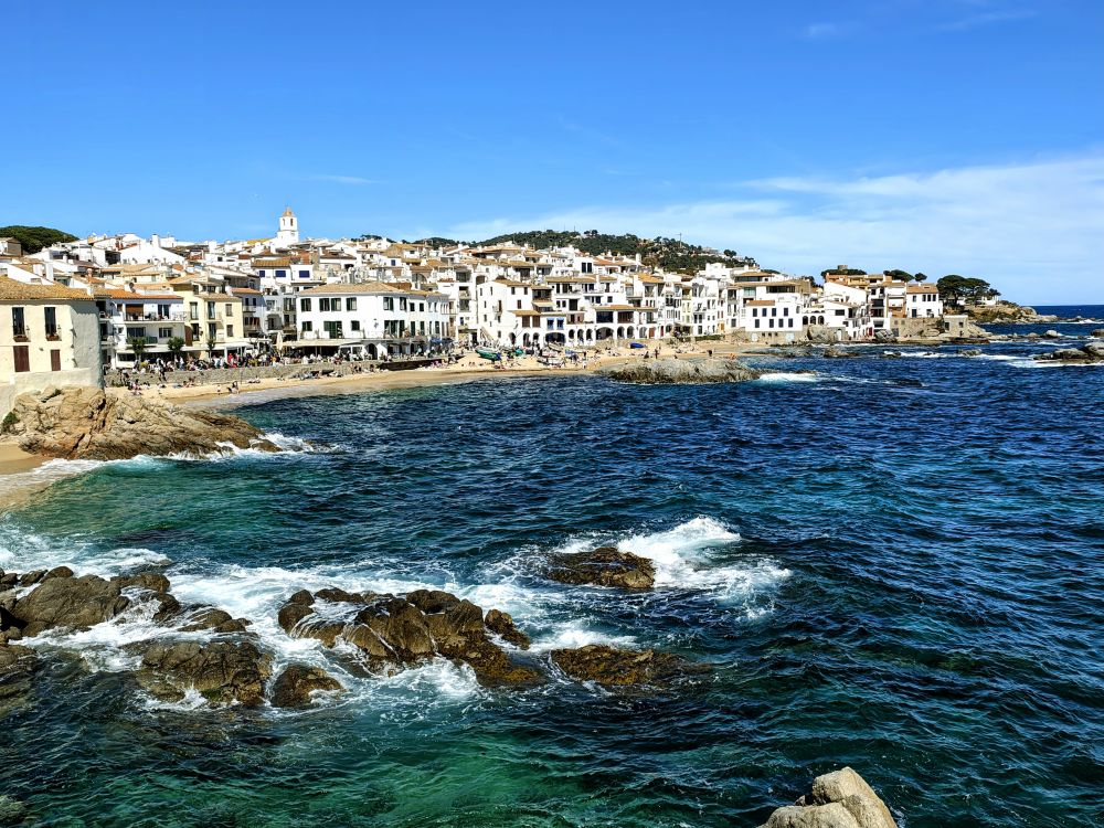 Callella de Palafrugell – pocztówka z Costa Brava Callella de Palafrugell – pocztówka z Costa Brava