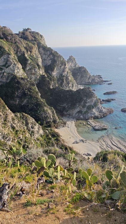 Ukryte plaże i klifowe wybrzeża